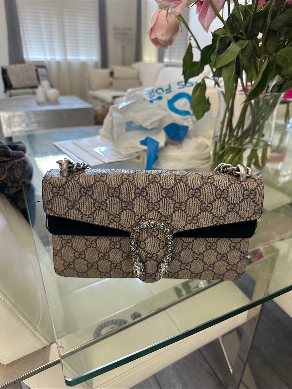 Gucci GG Supreme Beige Shoulder Bag with Black Trim